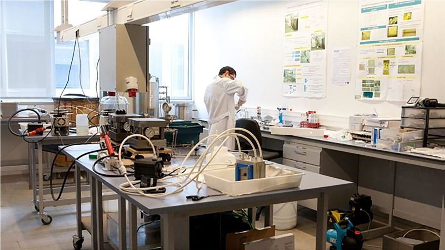 Laboratory for experimenting with membranes and water treatment processes, CTM facilities relevant for the Spanish BEC